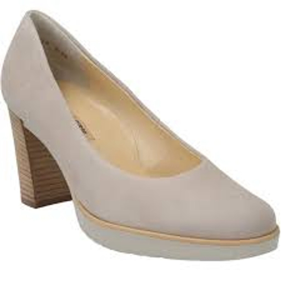PAUL GREENNWOT Taupe Suede Block Heel Pumps Size 10.5